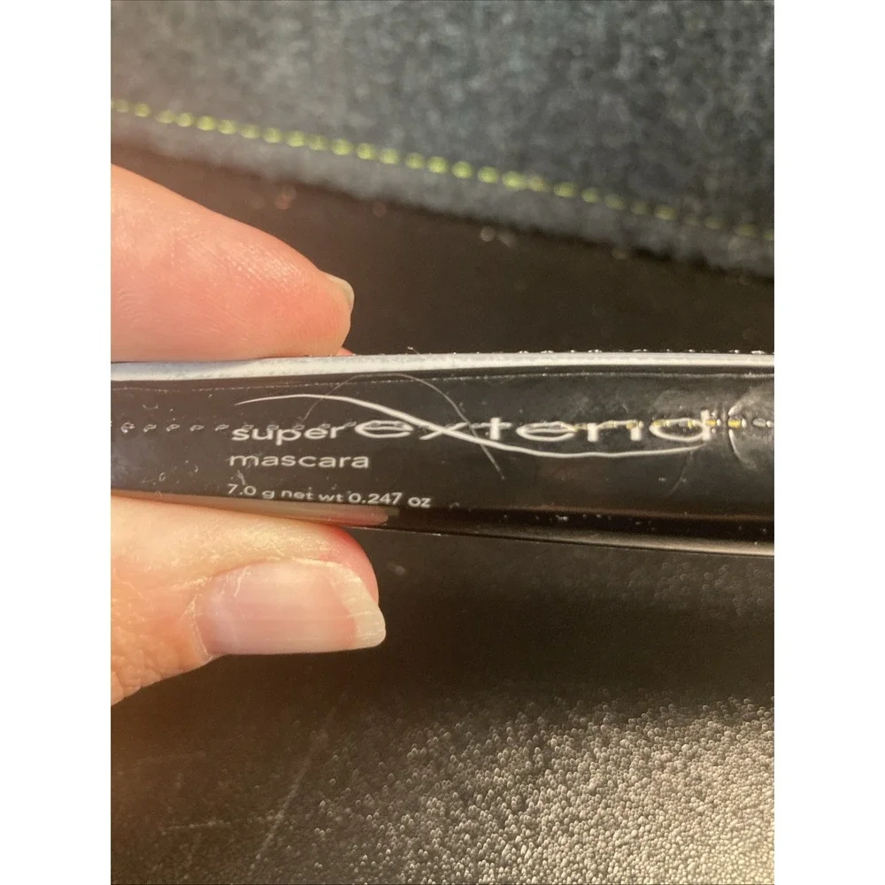 Avon Super Extend Mascara .247 fl oz‎ Black New and Sealed X01